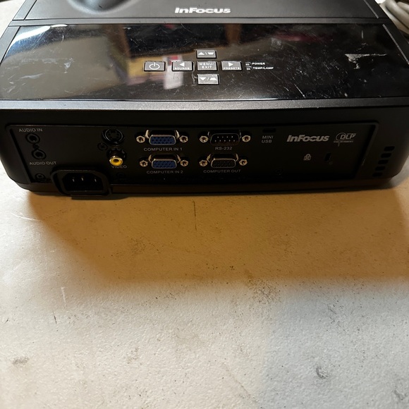 InFocus digital Projector - Picture 2 of 9